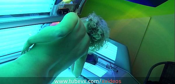 VISIT-X Exfrau mit privaten Aufnahmen im Solarium erwischt